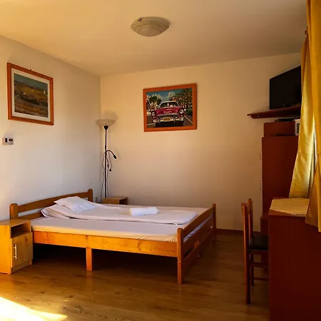 Apartman Aqua Thermal Sóterápia és *